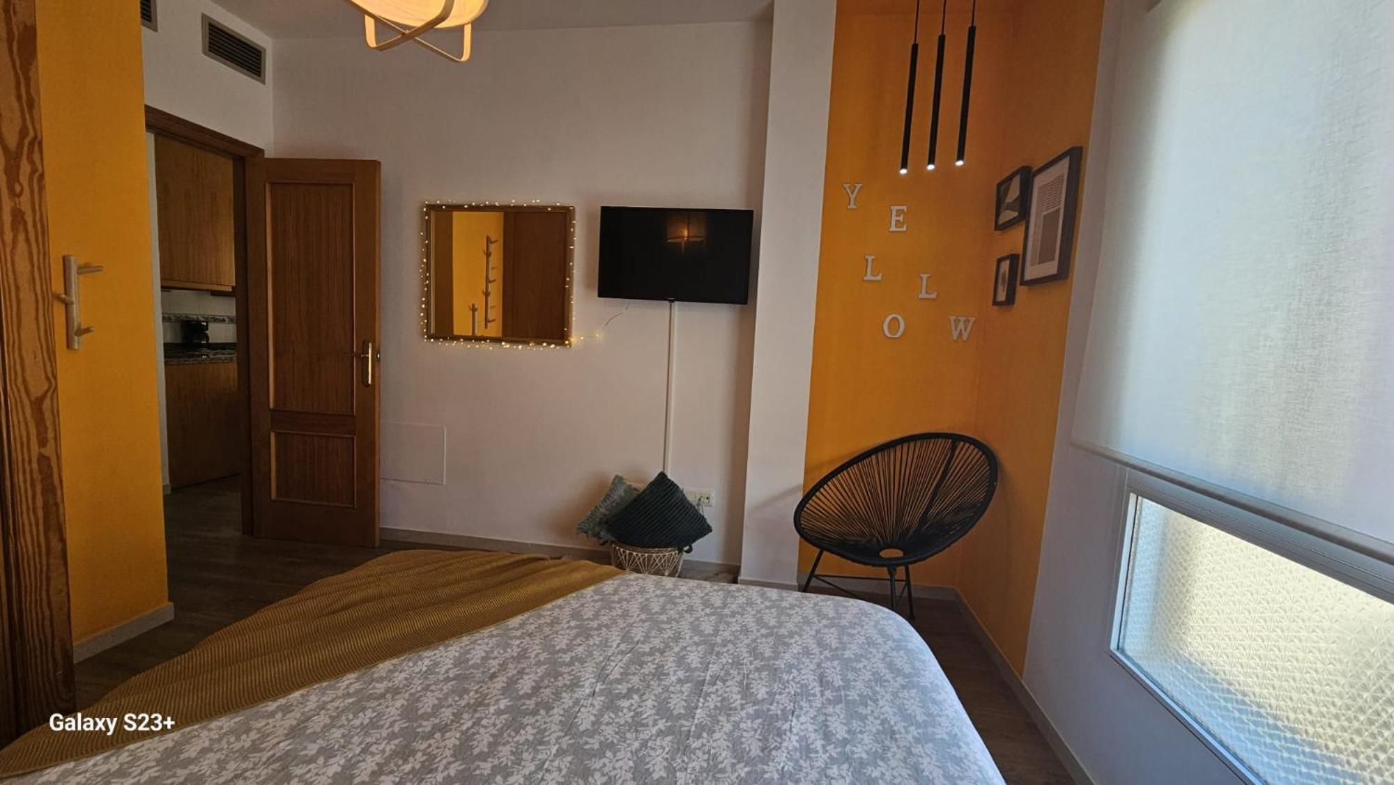 Apartment Yellow *